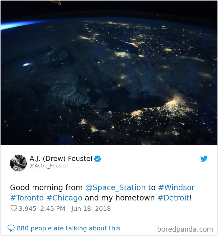 Astronaut Photo Tweet
