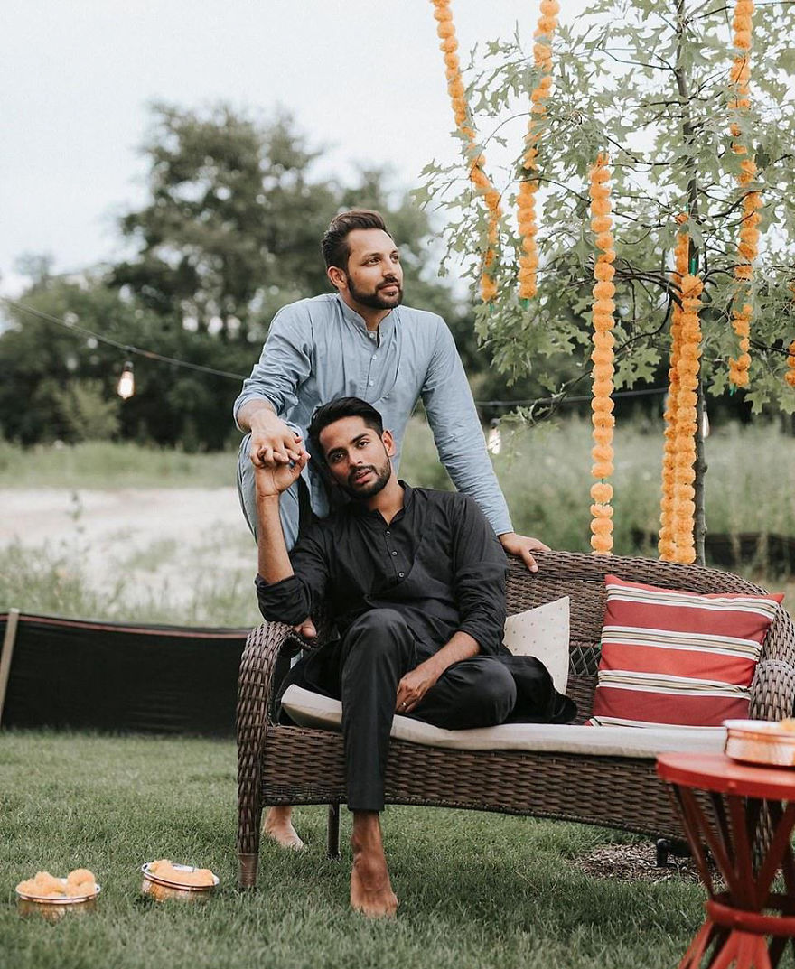 Gay Indian Couple Holds A Traditional Wedding Ceremony In A Hindu Temple, And Their Photos Go Viral Gay Indian Couple Holds A Traditional Wedding Ceremony In A Hindu Temple, And Their Photos Go Viral