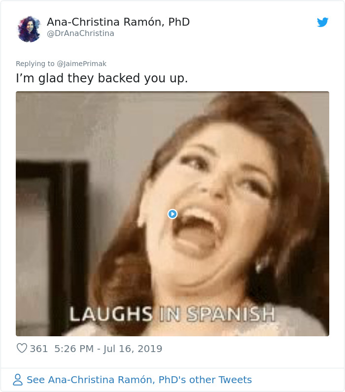 Racist Man Demands That A Woman Stop Speaking Spanish On A Plane, Passengers Troll Him By Speaking Spanish Too Racist Man Demands That A Woman Stop Speaking Spanish On A Plane, Passengers Troll Him By Speaking Spanish Too