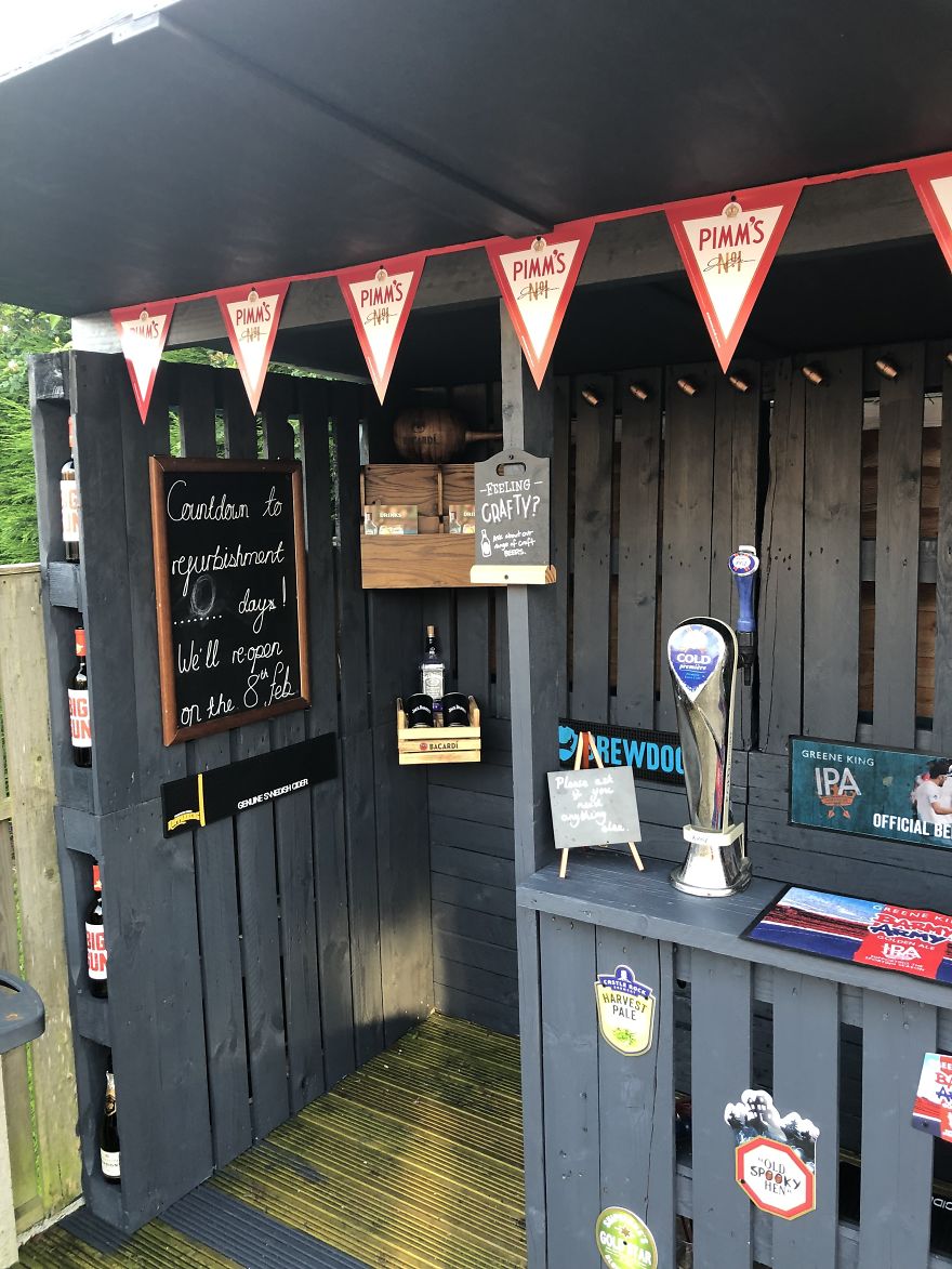 This Pallet Bar In My Backyard Cost Me Only $112 To Make This Pallet Bar In My Backyard Cost Me Only $112 To Make