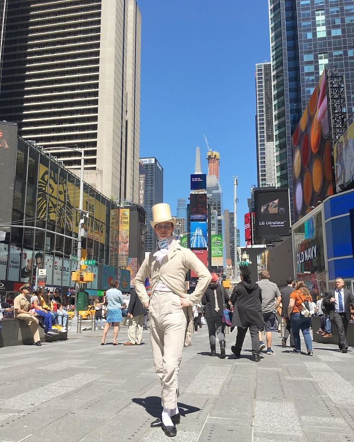 This Man Said Goodbye To His Last Piece Of Modern Clothing At The Age Of 14 And Has Worn Historical Clothing Ever Since This Man Said Goodbye To His Last Piece Of Modern Clothing At The Age Of 14 And Has Worn Historical Clothing Ever Since