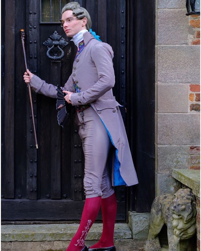 This Man Said Goodbye To His Last Piece Of Modern Clothing At The Age Of 14 And Has Worn Historical Clothing Ever Since This Man Said Goodbye To His Last Piece Of Modern Clothing At The Age Of 14 And Has Worn Historical Clothing Ever Since