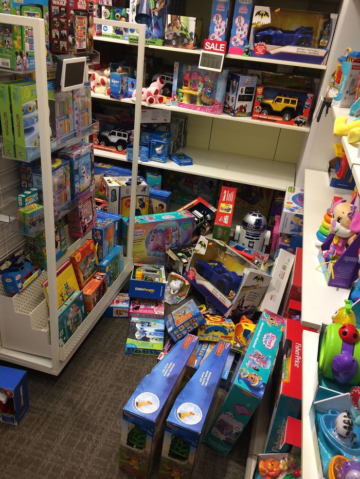 Only Minutes After I Organized Everything Some Brat Does This While His Parents Stand There