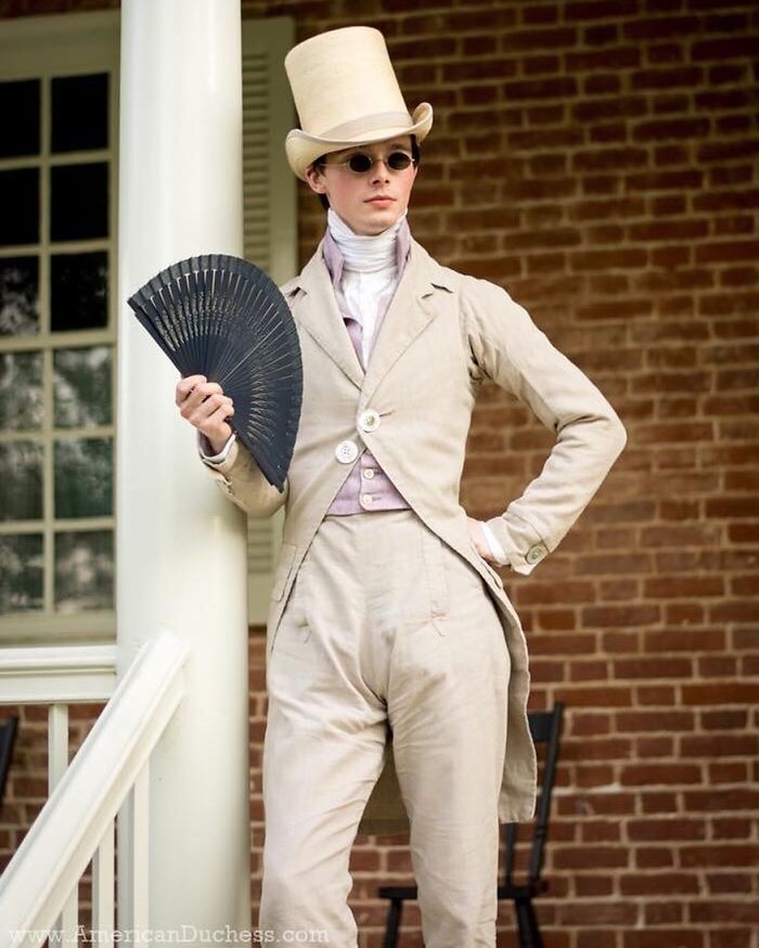 This Man Said Goodbye To His Last Piece Of Modern Clothing At The Age Of 14 And Has Worn Historical Clothing Ever Since This Man Said Goodbye To His Last Piece Of Modern Clothing At The Age Of 14 And Has Worn Historical Clothing Ever Since