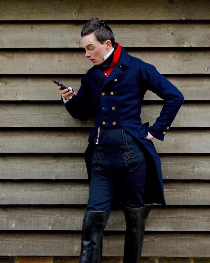 This Man Said Goodbye To His Last Piece Of Modern Clothing At The Age Of 14 And Has Worn Historical Clothing Ever Since This Man Said Goodbye To His Last Piece Of Modern Clothing At The Age Of 14 And Has Worn Historical Clothing Ever Since