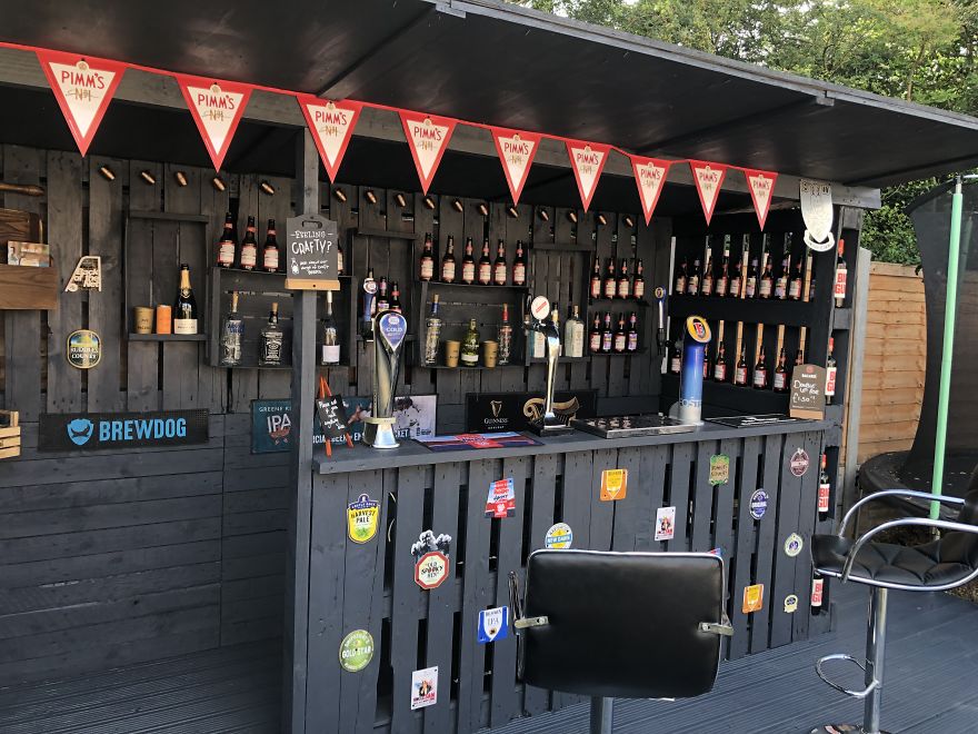 This Pallet Bar In My Backyard Cost Me Only $112 To Make