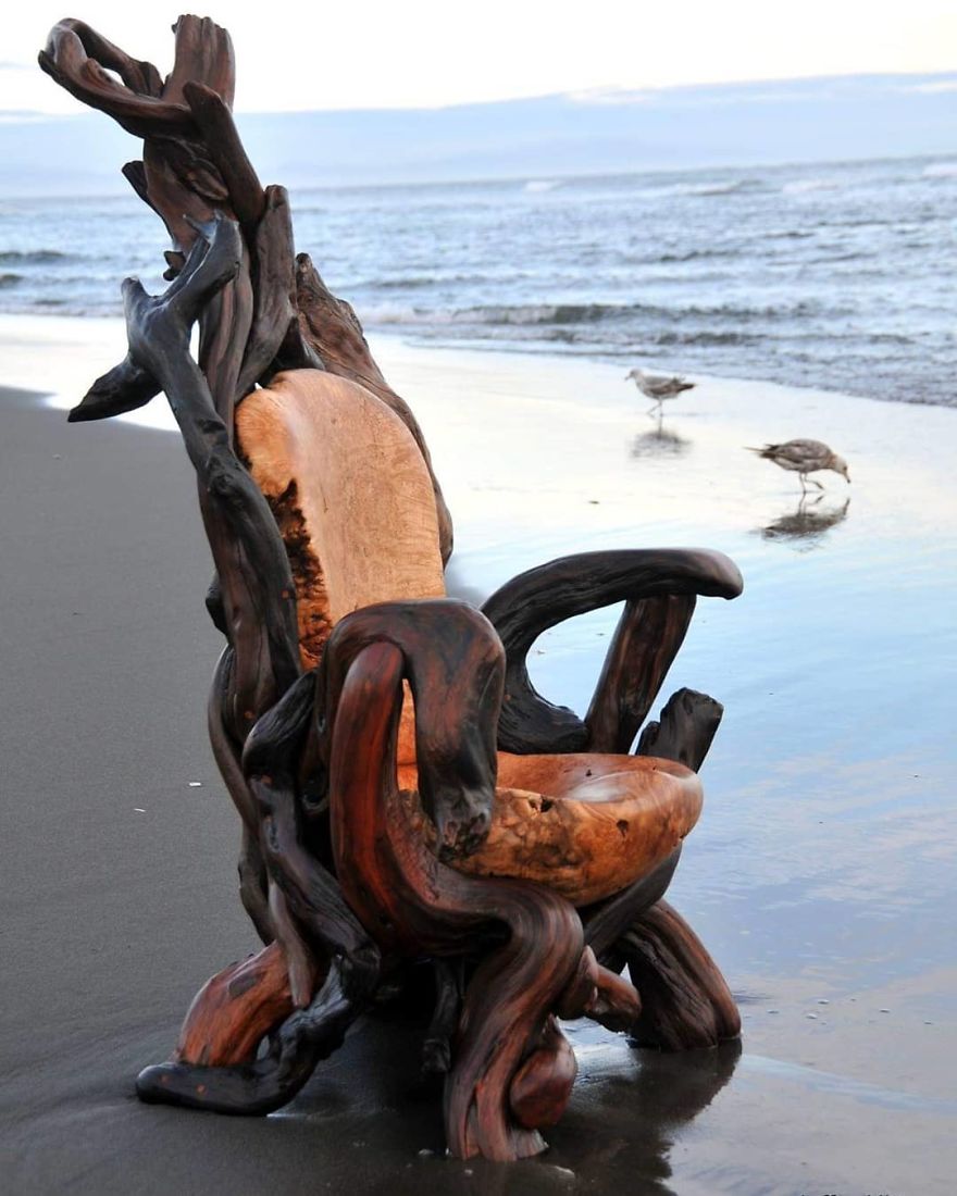 American Artist Creates Art With Reused Wood And The Result Looks Magical