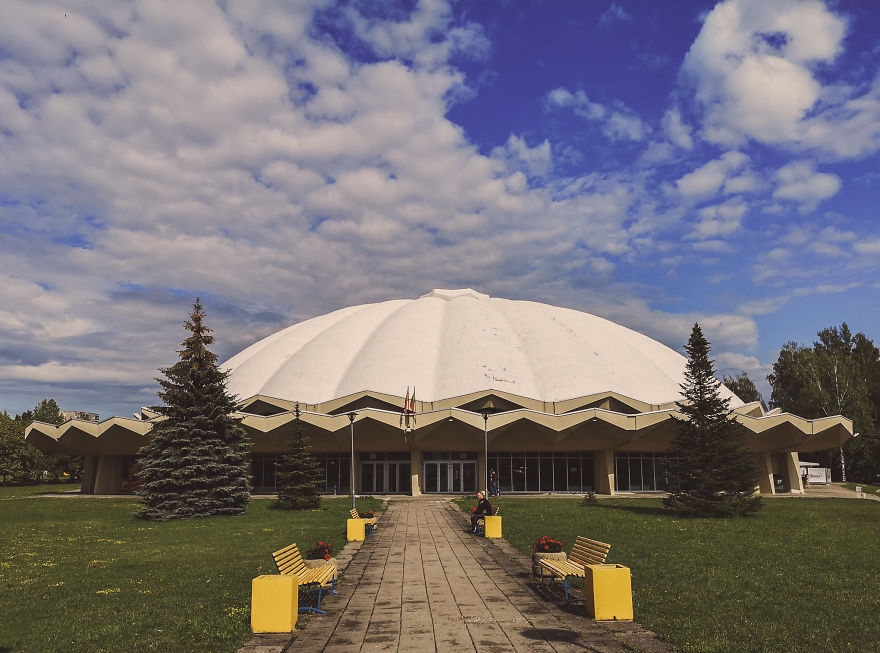 My 22 Pics Show A Closed Amusement Park That Reminds You Of The Soviet Era