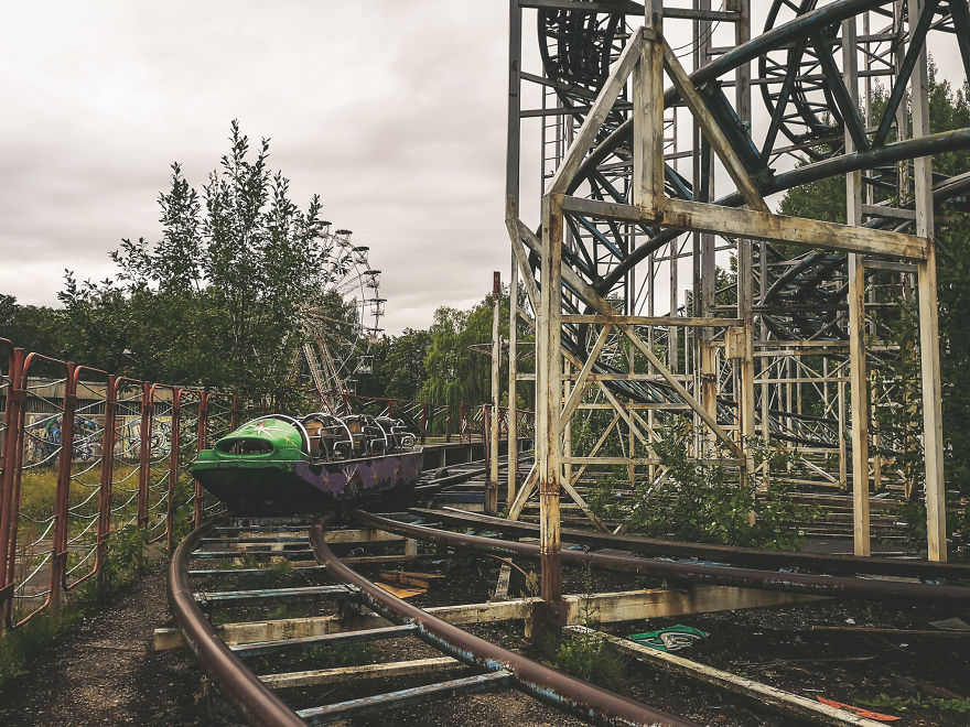 My 22 Pics Show A Closed Amusement Park That Reminds You Of The Soviet Era