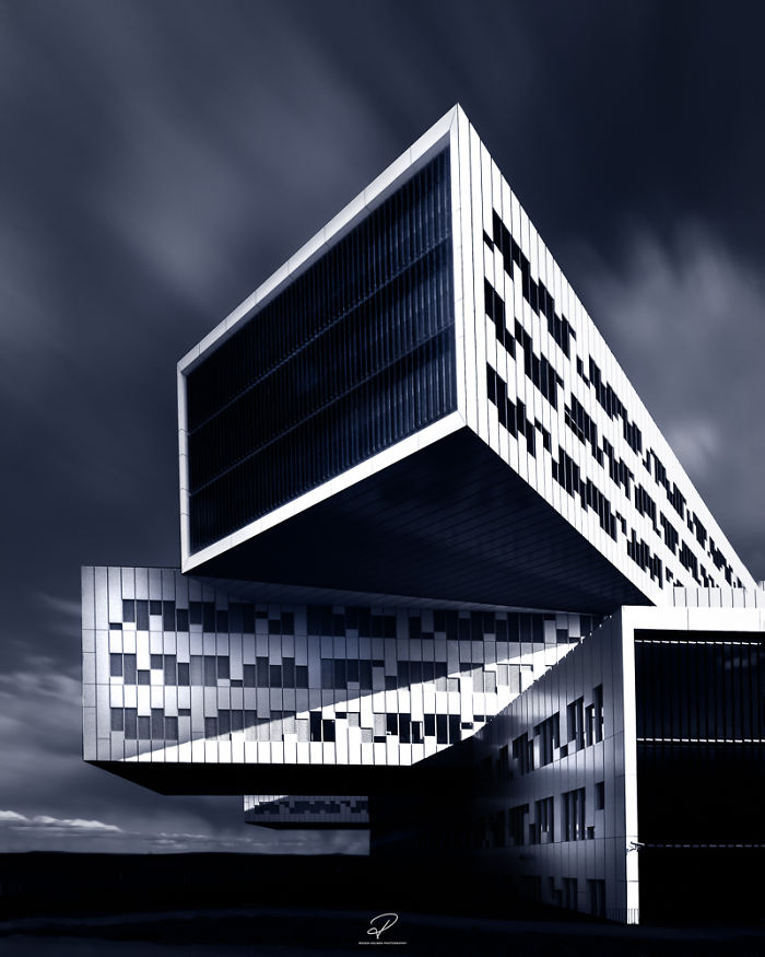 Seduced By The Light - My Addiction To Light And Shadows