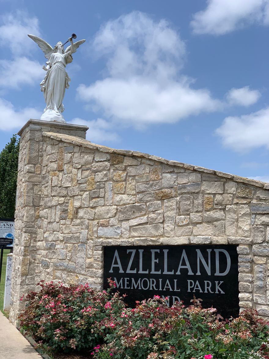 I'm Surprised By The Humble Grave For Chewbacca Actor Peter Mayhew