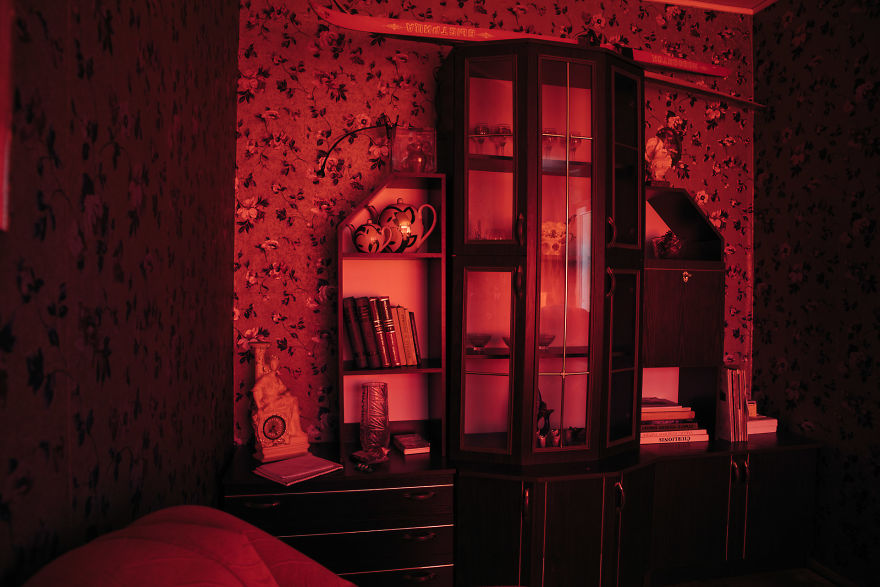 After Watching Chernobyl, My Boyfriend And I Designed Our Apartment In Soviet Style And Listed It In On Airbnb