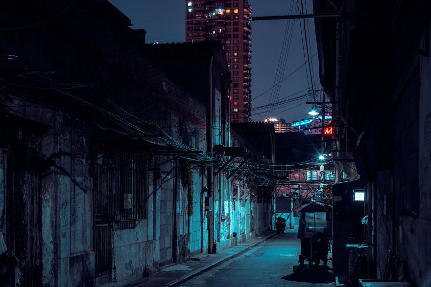Photographer Captures Disappearing Shanghai Streets