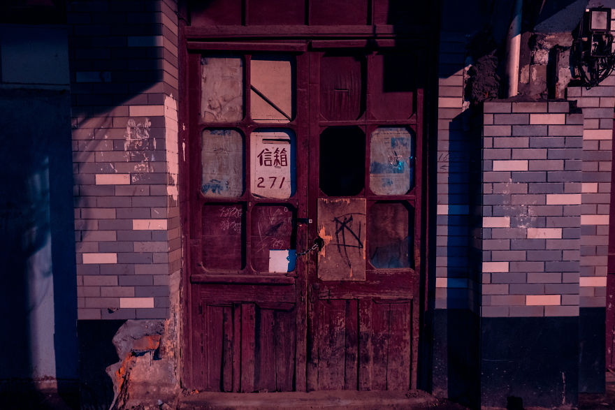 Photographer Captures Disappearing Shanghai Streets