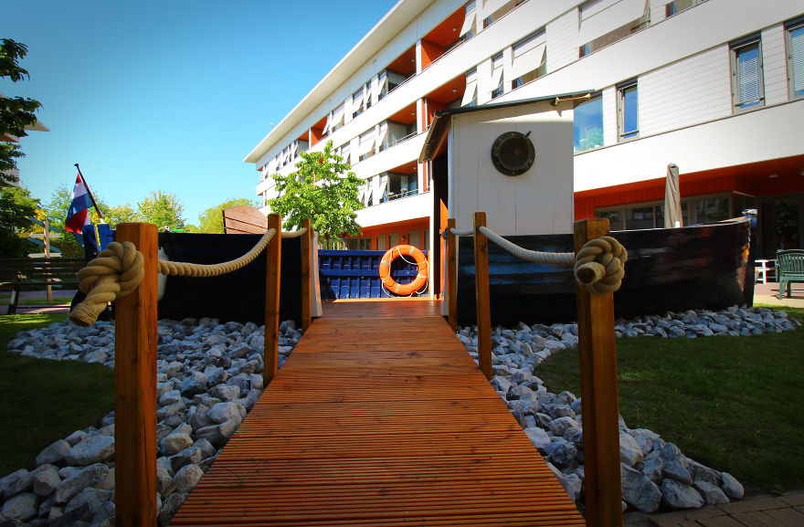 We Made An Interactive Boat In The Garden Of A Home For People With Dementia