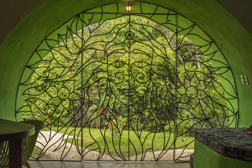 I Used A Mix Of Concrete And Dish-Washing Detergent To Build This Amazing Dome House In Costa Rica I Used A Mix Of Concrete And Dish-Washing Detergent To Build This Amazing Dome House In Costa Rica