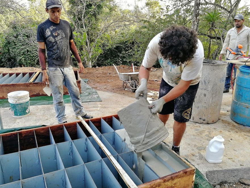 I Used A Mix Of Concrete And Dish-Washing Detergent To Build This Amazing Dome House In Costa Rica I Used A Mix Of Concrete And Dish-Washing Detergent To Build This Amazing Dome House In Costa Rica