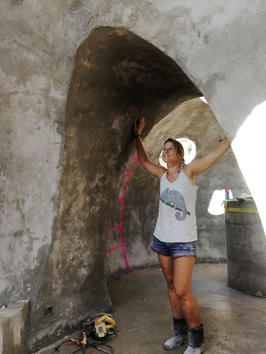 I Used A Mix Of Concrete And Dish-Washing Detergent To Build This Amazing Dome House In Costa Rica I Used A Mix Of Concrete And Dish-Washing Detergent To Build This Amazing Dome House In Costa Rica