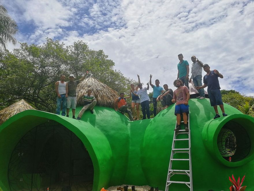 I Used A Mix Of Concrete And Dish-Washing Detergent To Build This Amazing Dome House In Costa Rica I Used A Mix Of Concrete And Dish-Washing Detergent To Build This Amazing Dome House In Costa Rica