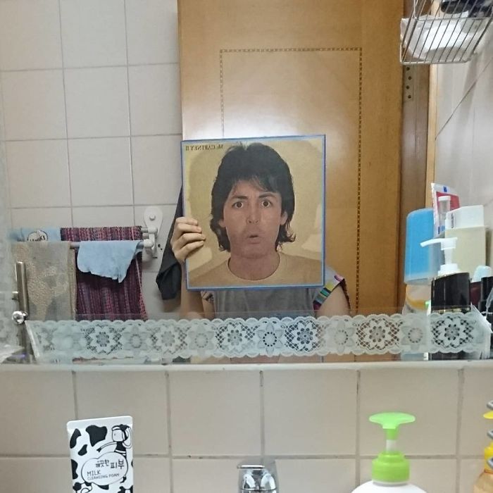 People Are Merging Old Vinyl Covers With Parts Of Their Bodies And The Result Is Amazing