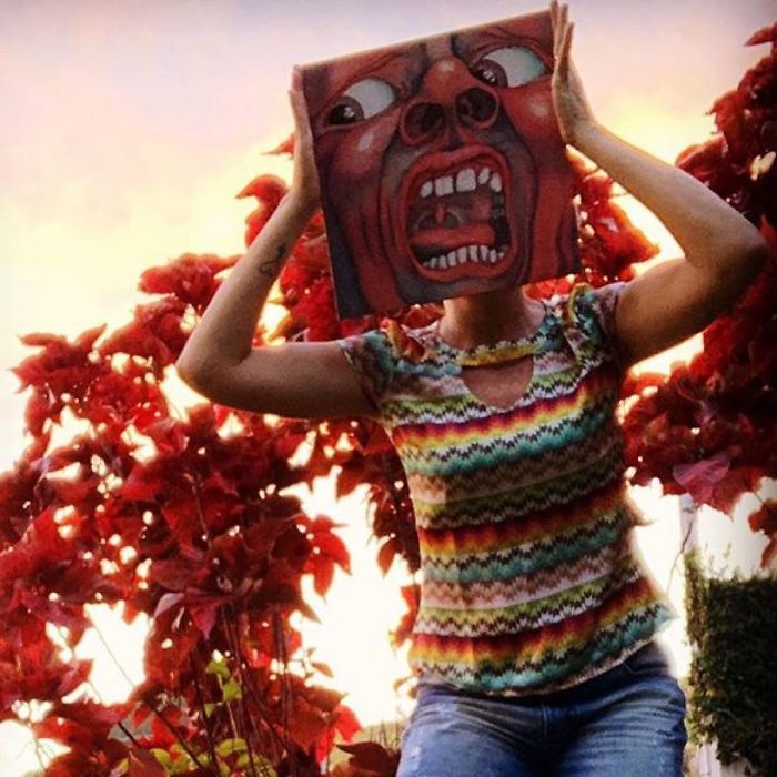 People Are Merging Old Vinyl Covers With Parts Of Their Bodies And The Result Is Amazing