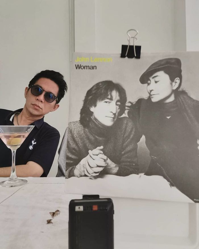 People Are Merging Old Vinyl Covers With Parts Of Their Bodies And The Result Is Amazing