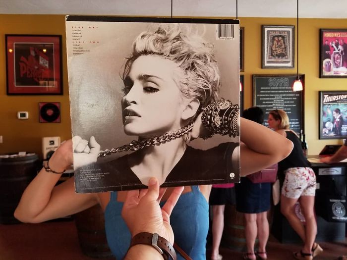 People Are Merging Old Vinyl Covers With Parts Of Their Bodies And The Result Is Amazing