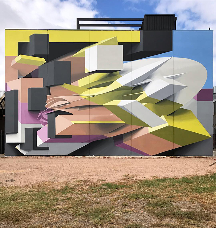 This Graffiti Artist Stuns Passerby With His 3D-Looking Abstract Drawings This Graffiti Artist Stuns Passerby With His 3D-Looking Abstract Drawings