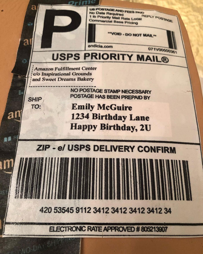 This Woman Loves Ordering From Amazon So Much That Her Husband Brought Her An Amazon Birthday Cake This Woman Loves Ordering From Amazon So Much That Her Husband Brought Her An Amazon Birthday Cake