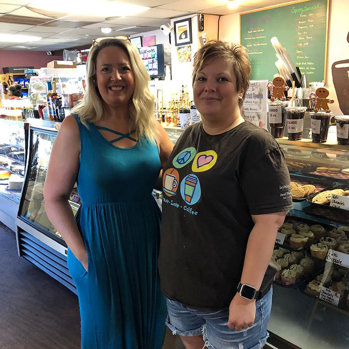 This Woman Loves Ordering From Amazon So Much That Her Husband Brought Her An Amazon Birthday Cake This Woman Loves Ordering From Amazon So Much That Her Husband Brought Her An Amazon Birthday Cake