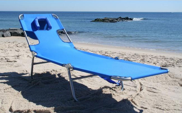 Amazon Is Selling A Beach Lounge Chair That Has A Face Hole For Reading Amazon Is Selling A Beach Lounge Chair That Has A Face Hole For Reading
