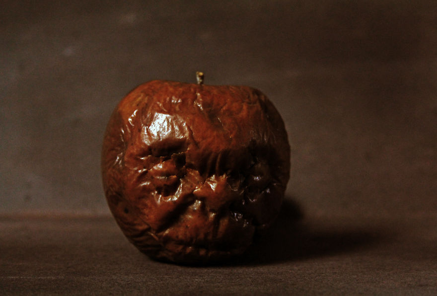 Decaying Apple Heads