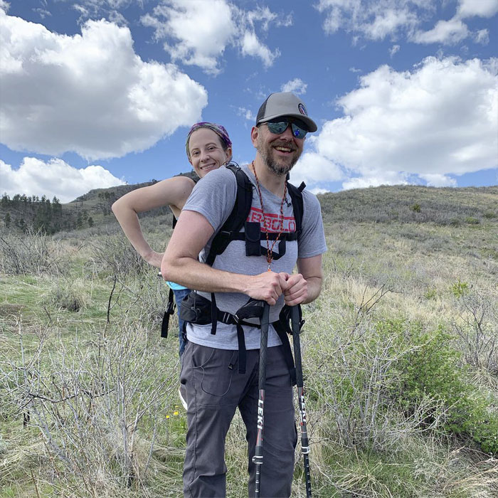 Woman Who Cannot Walk Forms A Duo With A Blind Man So They Could Go Hiking Together: 'He's The Legs, I'm The Eyes' Woman Who Cannot Walk Forms A Duo With A Blind Man So They Could Go Hiking Together: 'He's The Legs, I'm The Eyes'
