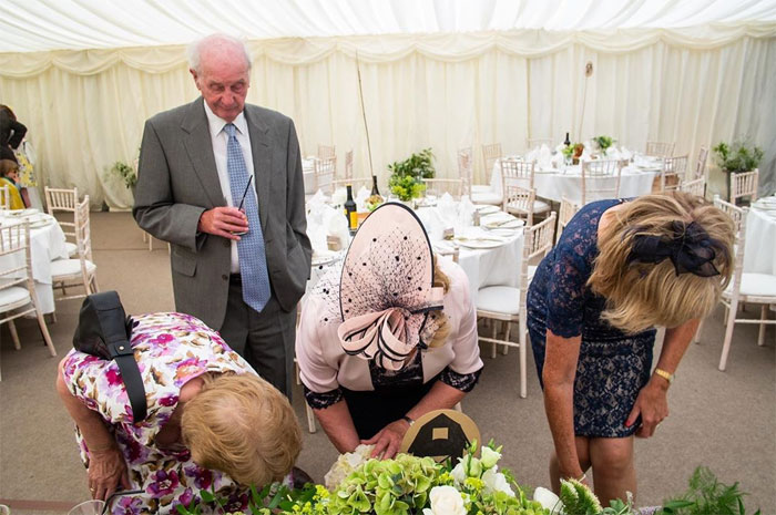 Funny-Wedding-Photography-Ian-Weldon