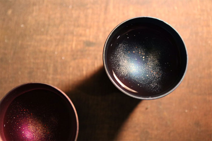 Clever Design Turns Ordinary Cups Into Liquid Galaxies When Something Is Poured Into Them Clever Design Turns Ordinary Cups Into Liquid Galaxies When Something Is Poured Into Them