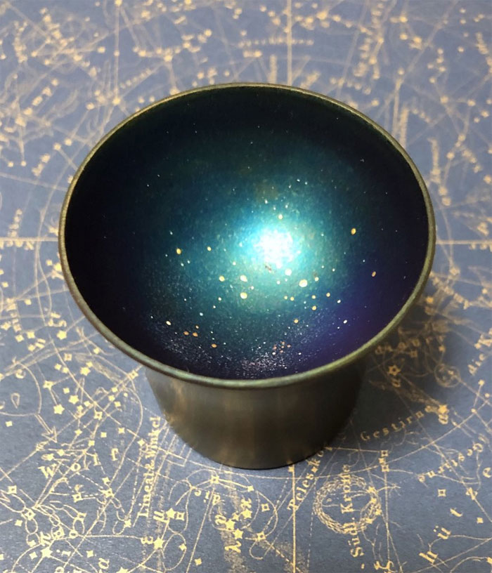 Clever Design Turns Ordinary Cups Into Liquid Galaxies When Something Is Poured Into Them Clever Design Turns Ordinary Cups Into Liquid Galaxies When Something Is Poured Into Them