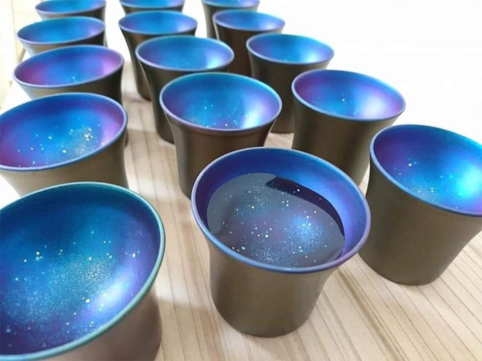 Clever Design Turns Ordinary Cups Into Liquid Galaxies When Something Is Poured Into Them Clever Design Turns Ordinary Cups Into Liquid Galaxies When Something Is Poured Into Them