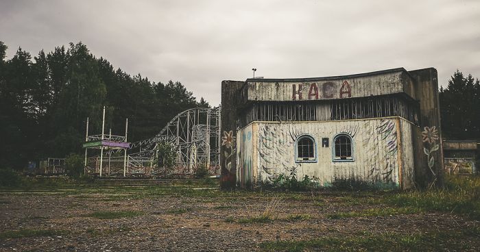 My 22 Pics Show A Closed Amusement Park That Reminds You Of The Soviet Era