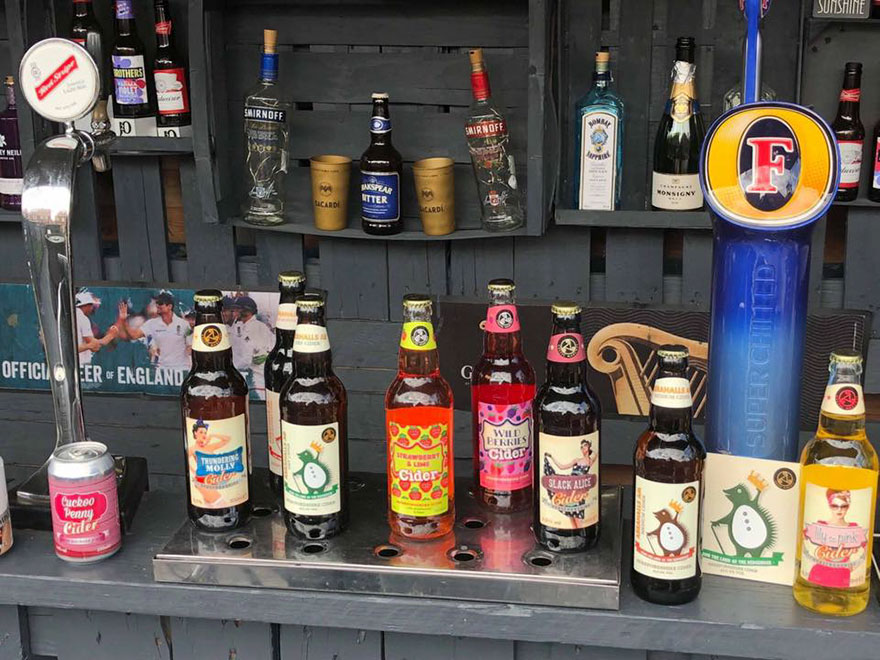 This Pallet Bar In My Backyard Cost Me Only $112 To Make