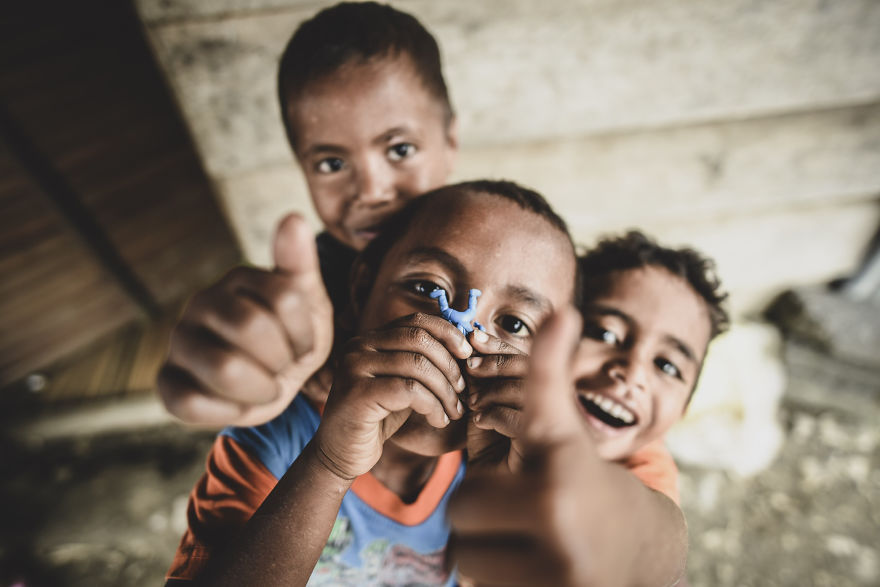 Playing With Friends Is Really Fun, Happiness Is Simple.