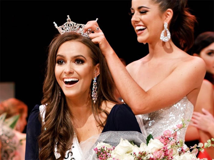 24-Year-Old Biochemist Wins Miss Virginia Title After Doing A Science Experiment As Her Talent 24-Year-Old Biochemist Wins Miss Virginia Title After Doing A Science Experiment As Her Talent