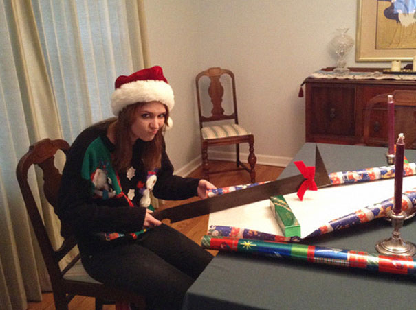 Woman Buys An Uruk-Hai Sword, Shows The World How Helpful It is In Daily Life (17 Pics)