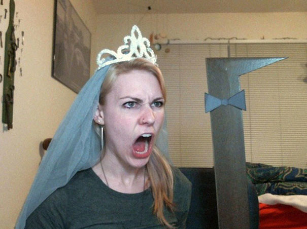 Woman Buys An Uruk-Hai Sword, Shows The World How Helpful It is In Daily Life (17 Pics) Woman Buys An Uruk-Hai Sword, Shows The World How Helpful It is In Daily Life (17 Pics)