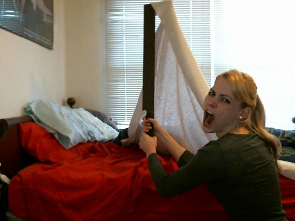 Woman Buys An Uruk-Hai Sword, Shows The World How Helpful It is In Daily Life (17 Pics) Woman Buys An Uruk-Hai Sword, Shows The World How Helpful It is In Daily Life (17 Pics)