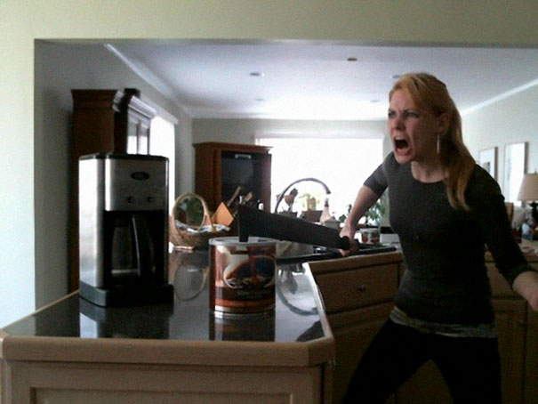 Woman Buys An Uruk-Hai Sword, Shows The World How Helpful It is In Daily Life (17 Pics)