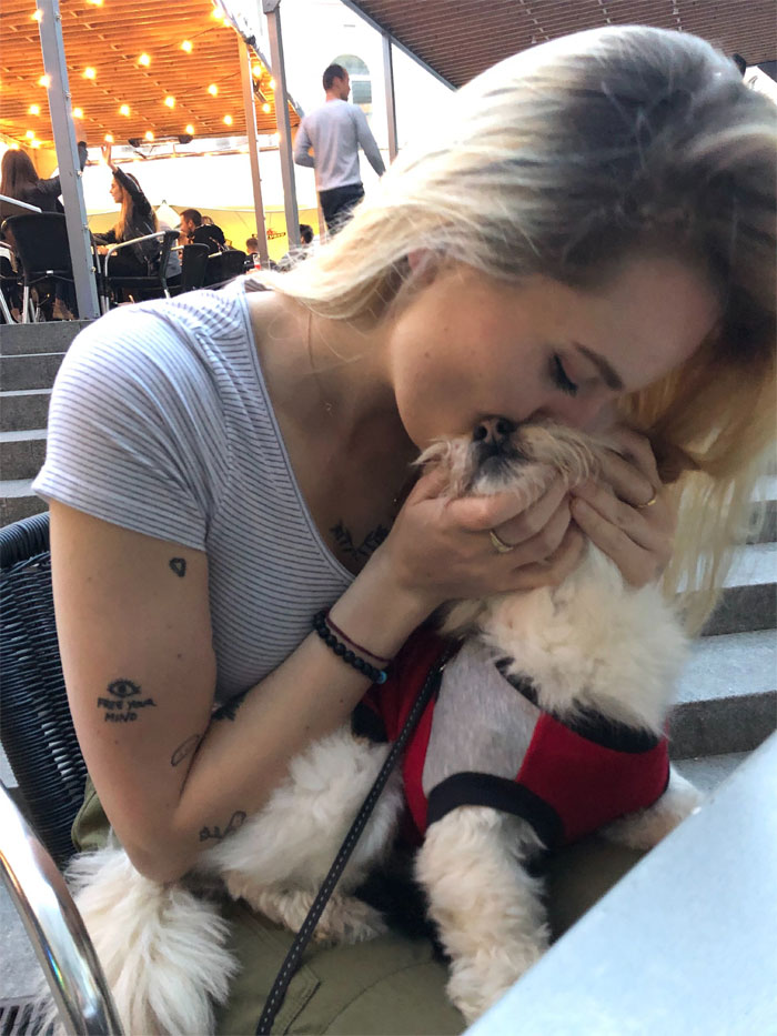 Survey Finds Humans Kiss Their Dogs More Than Their Partners Survey Finds Humans Kiss Their Dogs More Than Their Partners