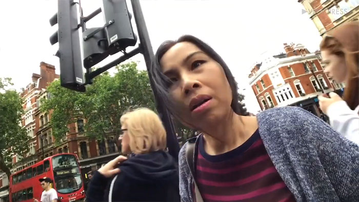 Tourist Gets Pickpocketed In London, Realises She Filmed The Female Gang Doing It Tourist Gets Pickpocketed In London, Realises She Filmed The Female Gang Doing It