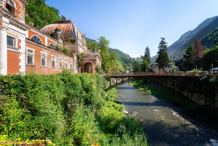 I Photographed Abandoned Buildings In One Of The Oldest Spa Resorts In The World (24 Pics) I Photographed Abandoned Buildings In One Of The Oldest Spa Resorts In The World (24 Pics)