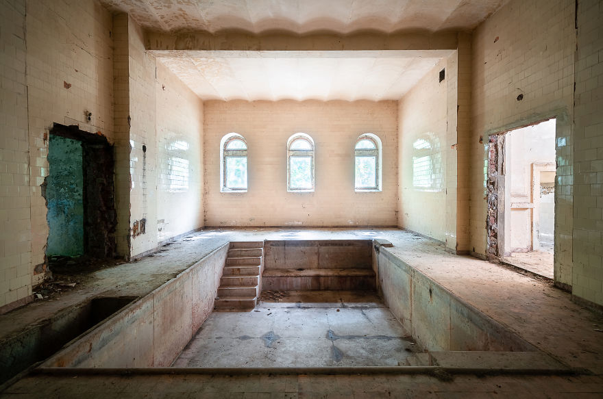 I Photographed Abandoned Buildings In One Of The Oldest Spa Resorts In The World (24 Pics) I Photographed Abandoned Buildings In One Of The Oldest Spa Resorts In The World (24 Pics)