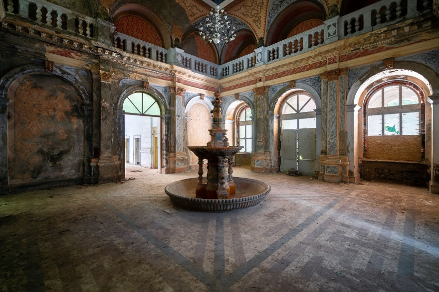 I Photographed Abandoned Buildings In One Of The Oldest Spa Resorts In The World (24 Pics) I Photographed Abandoned Buildings In One Of The Oldest Spa Resorts In The World (24 Pics)